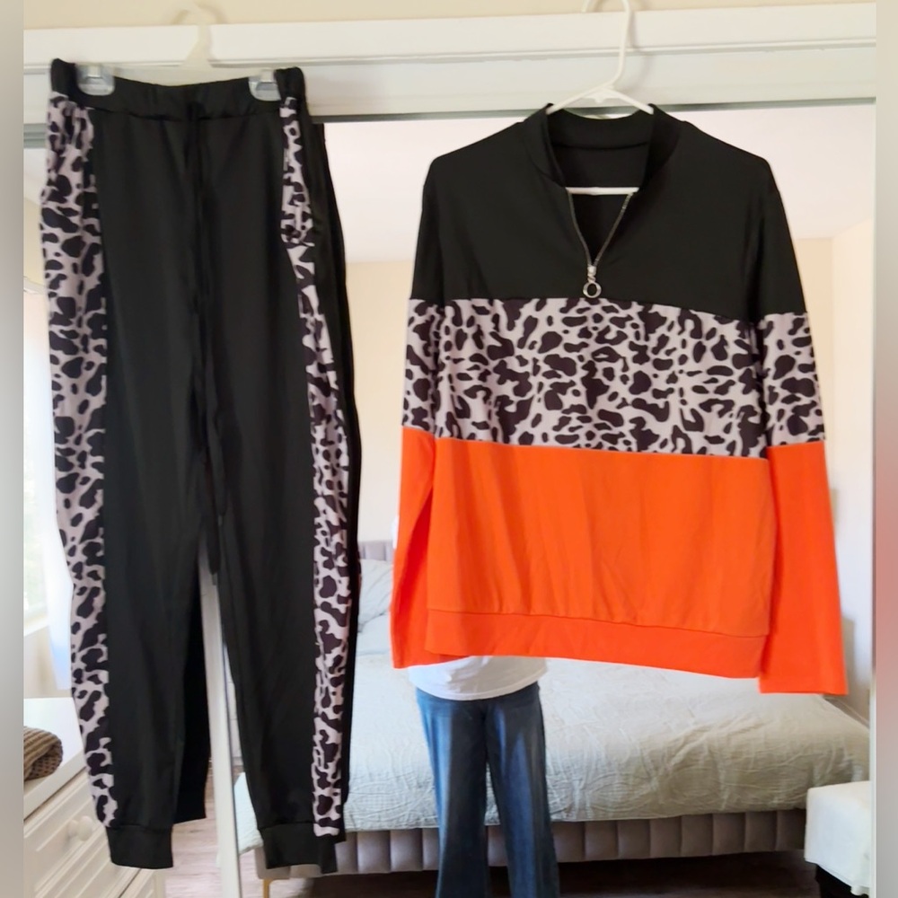 Stylish Black and Orange Leopard Print Women's 2 Piece Outfit